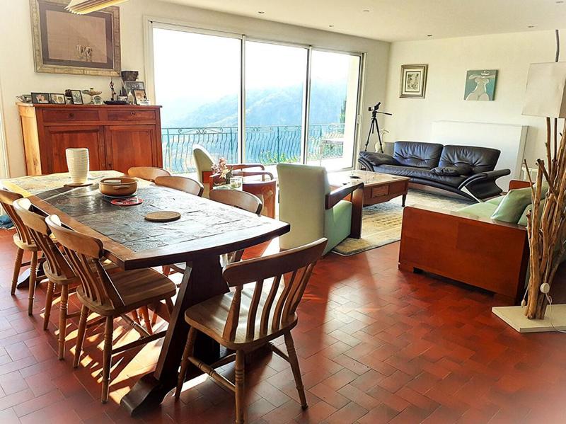 Maison - 165 m² - 9 pièces