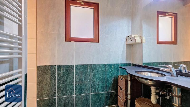 Maison - 262 m² - 8 pièces