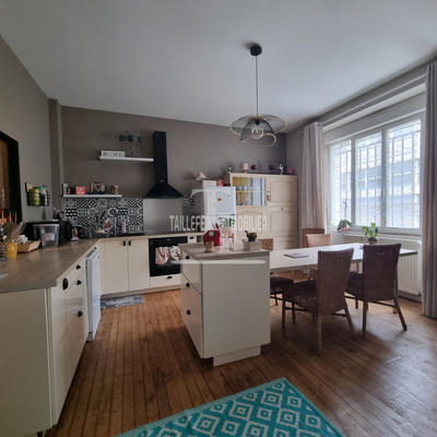 Appartement - 92 m² - 5 pièces