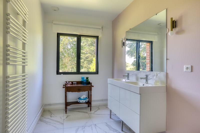 Maison - 185 m² - 7 pièces