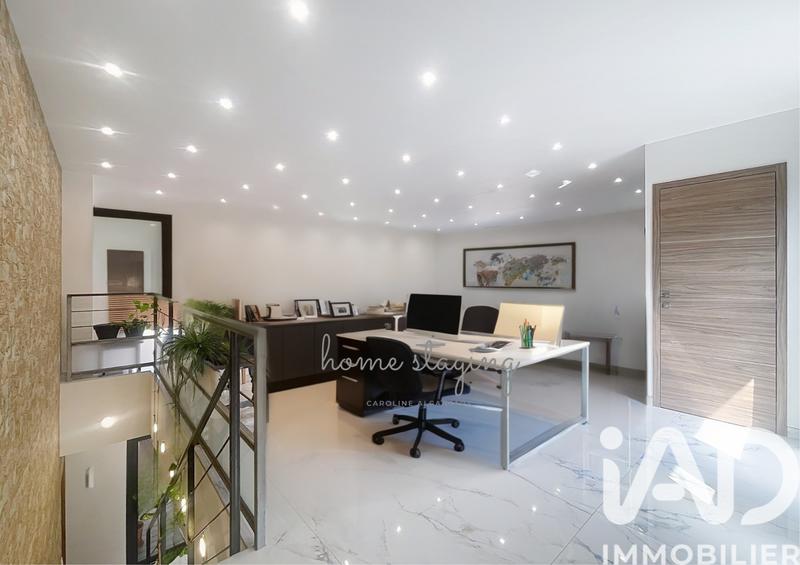 Maison - 195 m² - 5 pièces