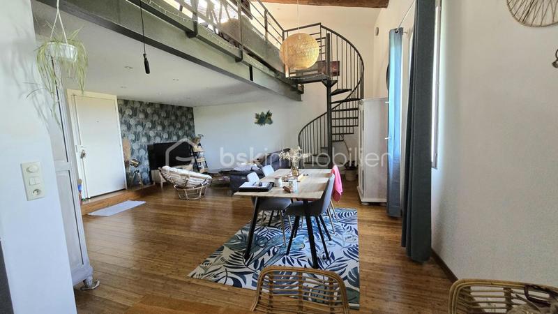 Loft - 81 m² - 2 pièces