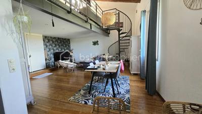 Loft - 81 m² - 2 pièces