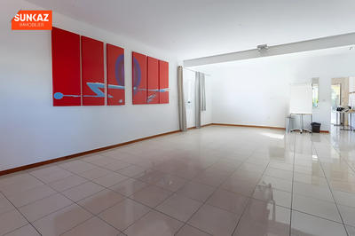 Local d'activités - 70 m² - 3 pièces