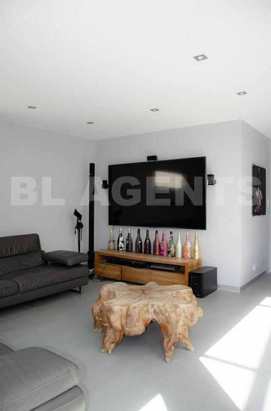 Maison - 260 m² - 6 pièces