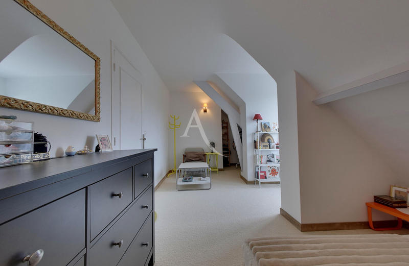 Maison - 165 m² - 7 pièces