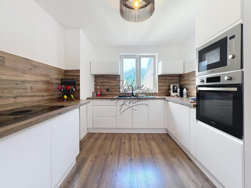 Immeuble - 121 m² - 7 pièces