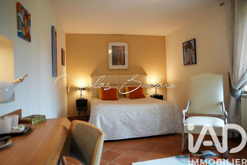 Maison - 310 m² - 8 pièces