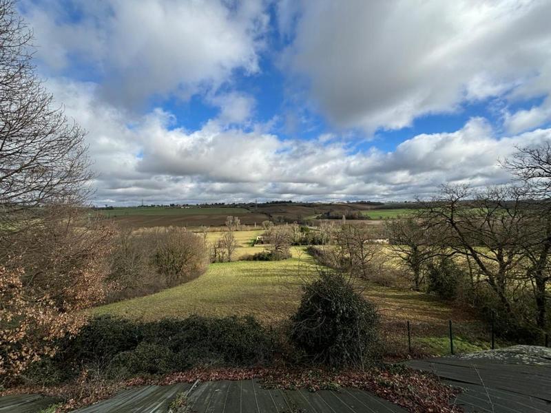 Maison - 280 m² - 6 pièces