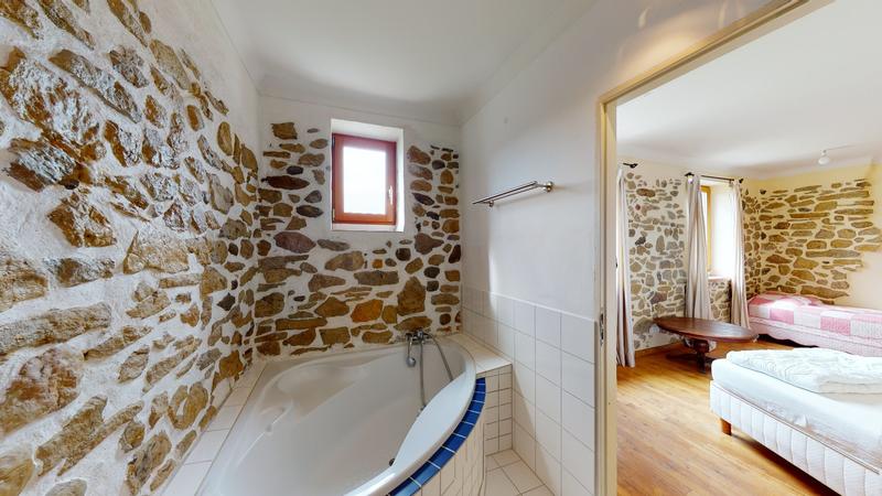 Maison - 750 m² - 19 pièces