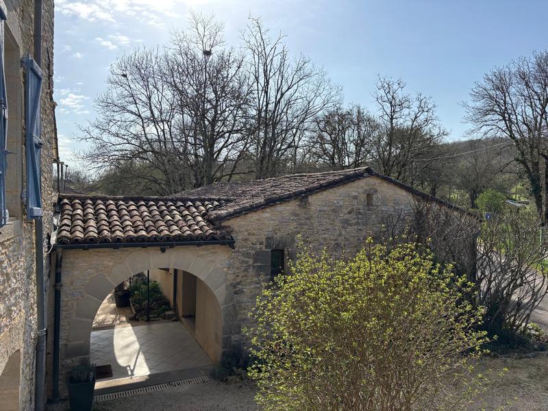 Maison - 234 m² - 10 pièces