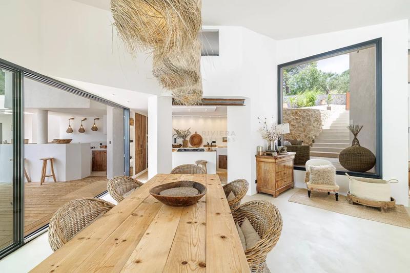 Appartement - 257 m² - 8 pièces