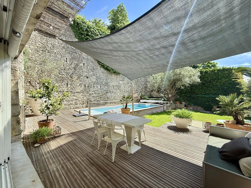 Maison - 240 m² - 10 pièces