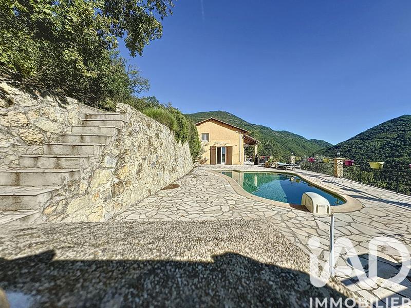 Maison - 96 m² - 4 pièces