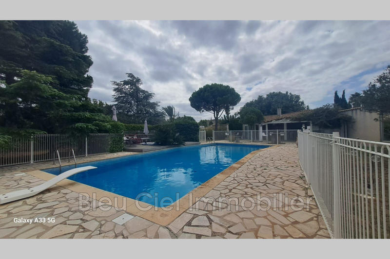 Propriété - 300 m² - 7 pièces