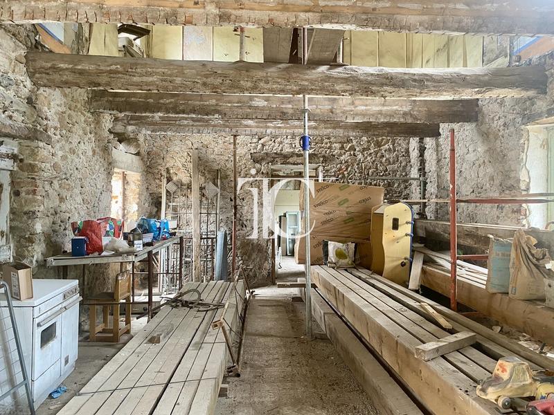 Maison ancienne - 130 m² - 17 pièces