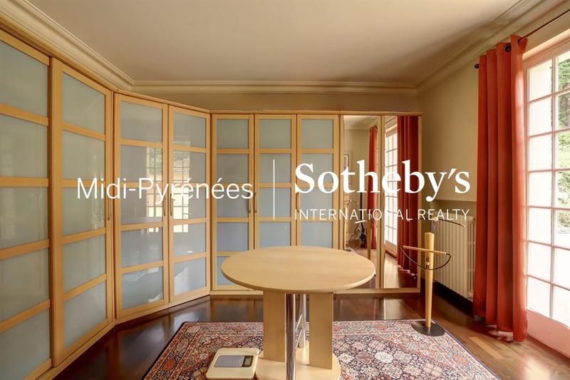 Maison - 355 m² - 10 pièces