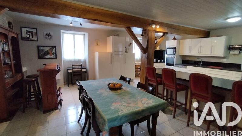 Maison de village - 243 m² - 9 pièces