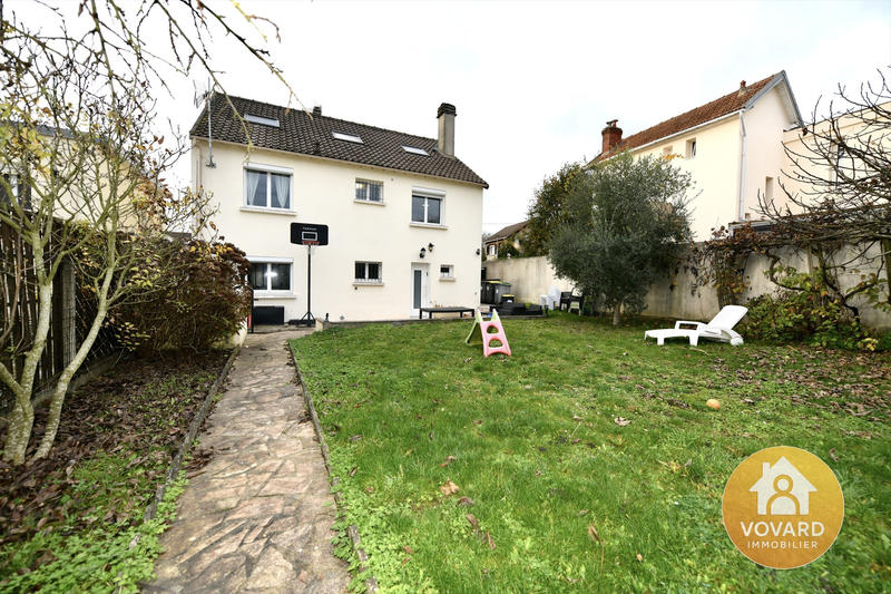 Maison - 156 m² - 9 pièces