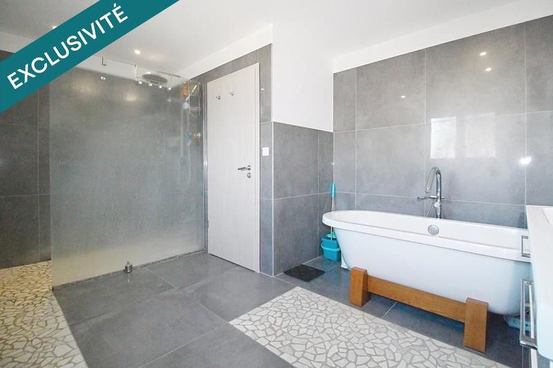 Maison - 180 m² - 6 pièces