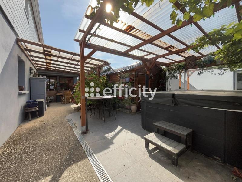 Maison - 192 m² - 5 pièces