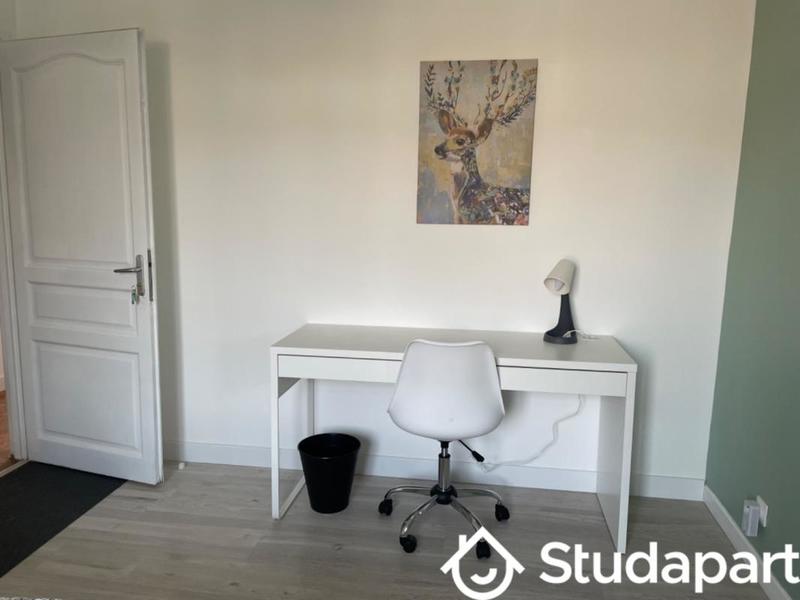 Chambre - 13 m² - 1 pièce