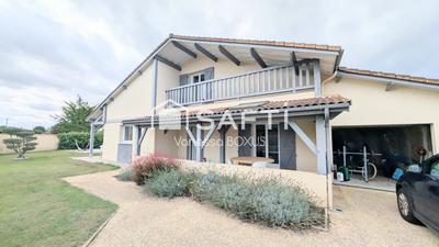 Maison - 140 m² - 6 pièces