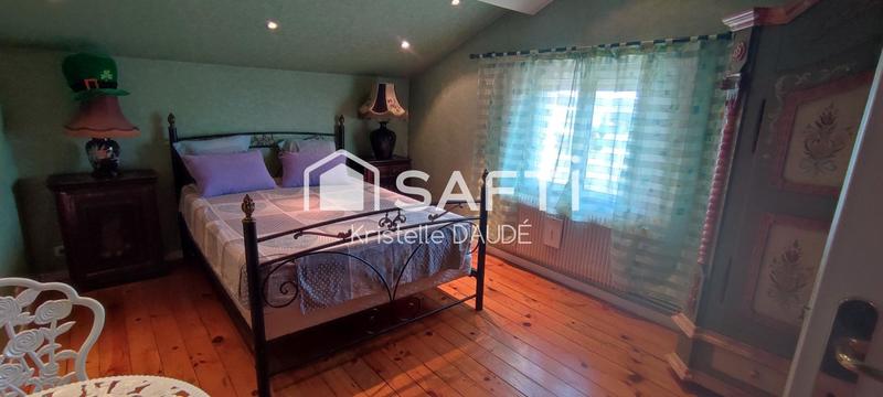 Maison - 240 m² - 8 pièces