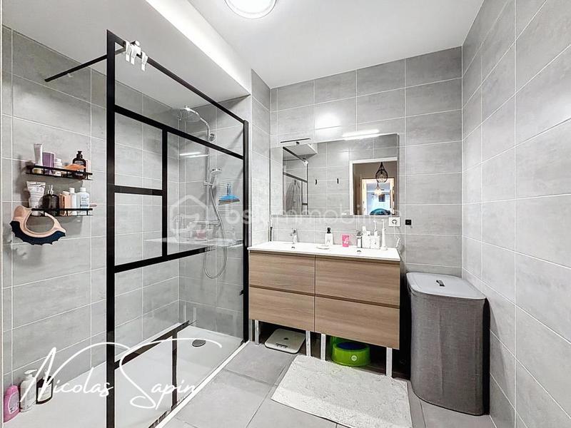 Appartement - 90 m² - 4 pièces