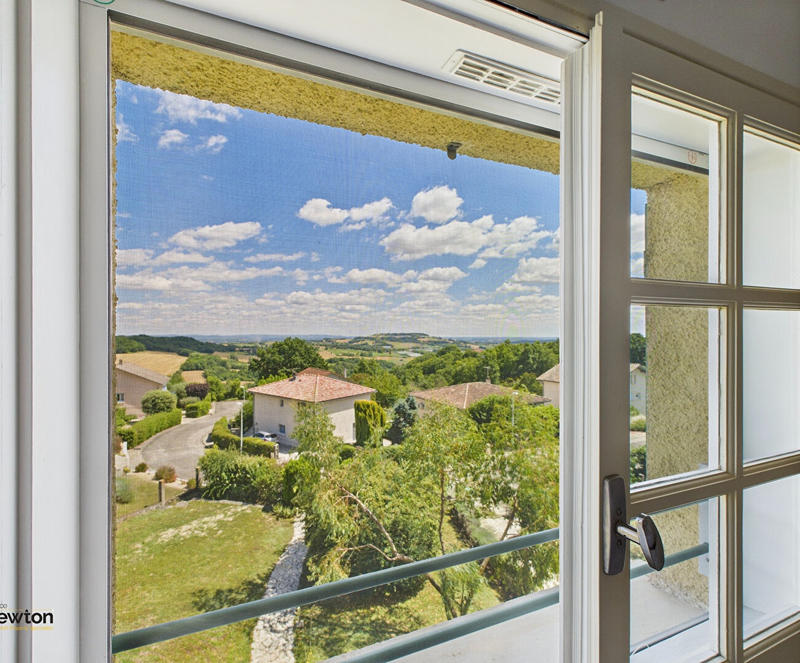 Maison - 230 m² - 5 pièces