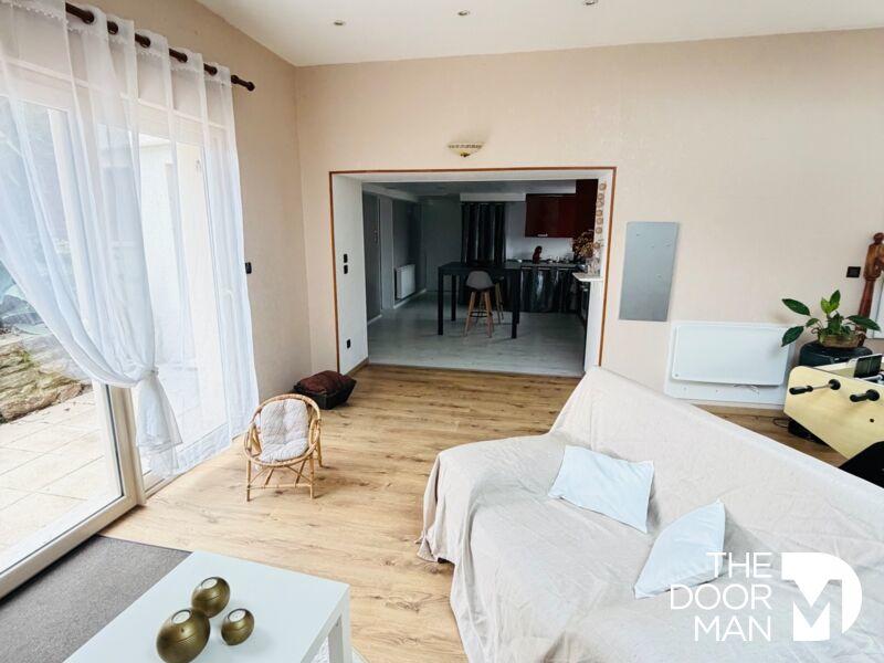 Maison - 205 m² - 8 pièces