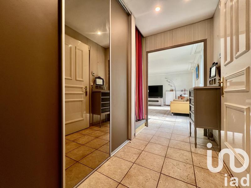 Maison - 214 m² - 7 pièces