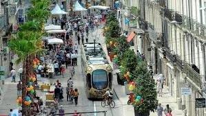 Fonds de commerce - Magasins - 215 m²