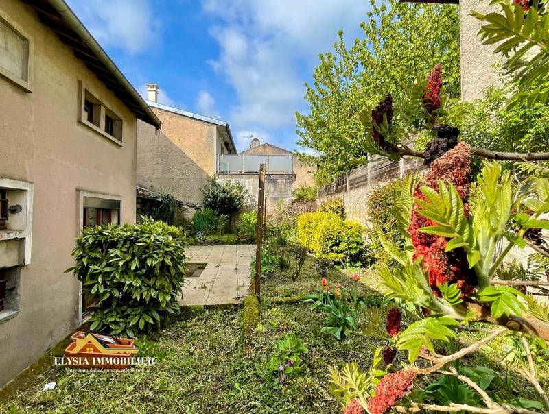 Maison - 95 m² - 6 pièces