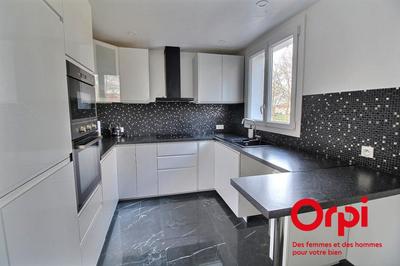 Appartement - 110 m² - 5 pièces