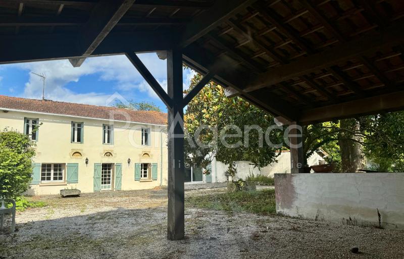 Maison - 205 m² - 7 pièces