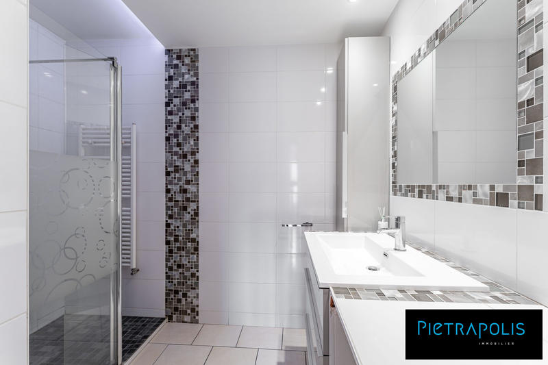 Appartement - 82 m² - 4 pièces