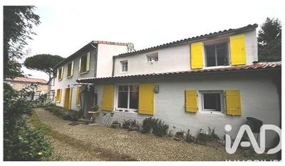 Maison - 220 m² - 8 pièces