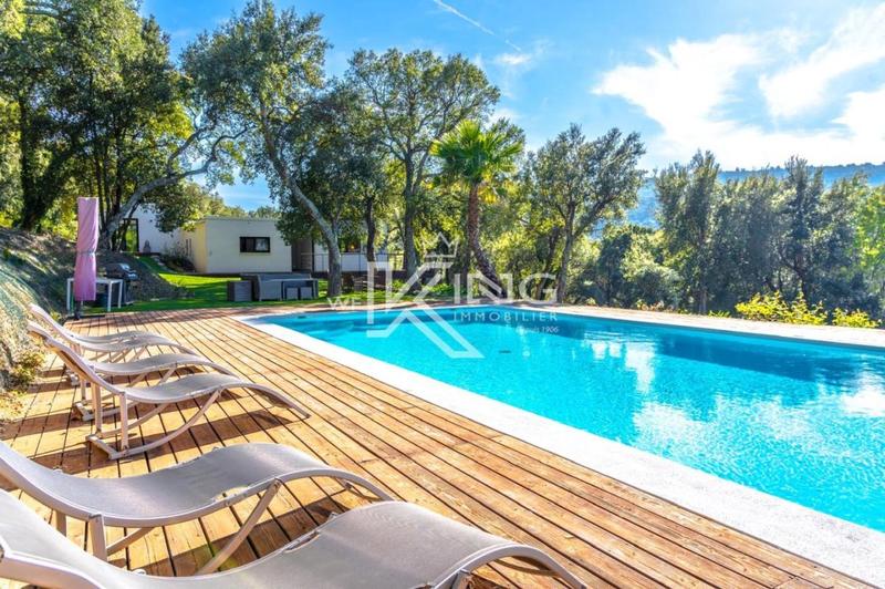 Appartement - 200 m² - 7 pièces