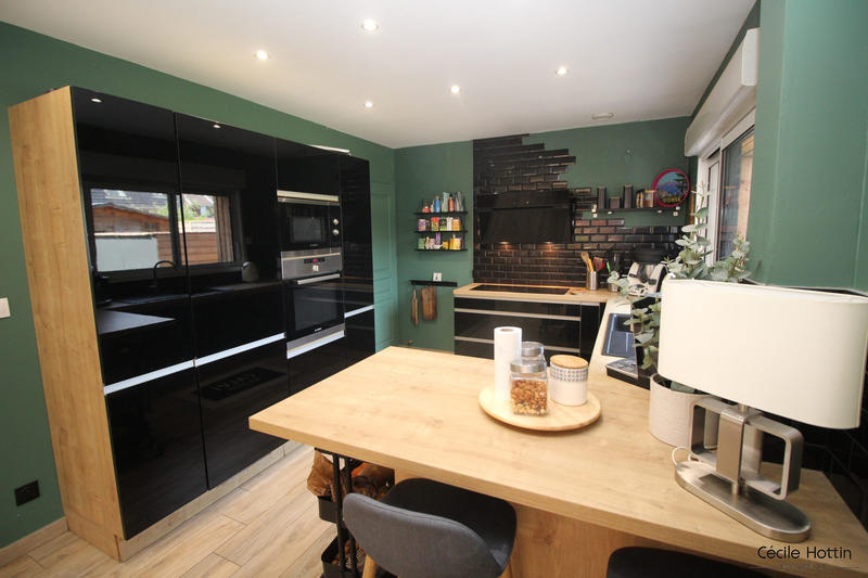 Maison - 163 m² - 6 pièces