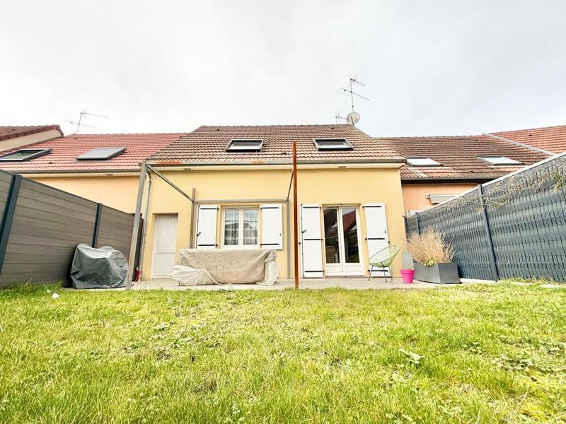 Maison - 94 m² - 5 pièces