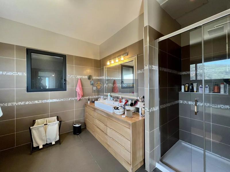 Maison - 195 m² - 5 pièces