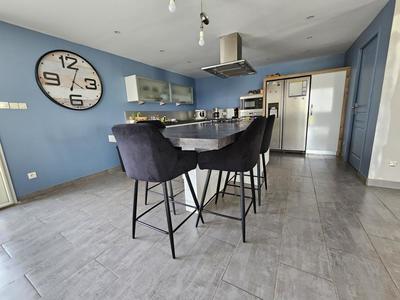 Maison - 145 m² - 4 pièces
