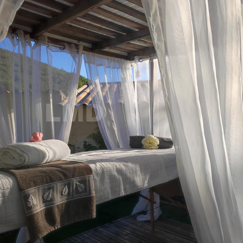 Maison - 430 m² - 18 pièces