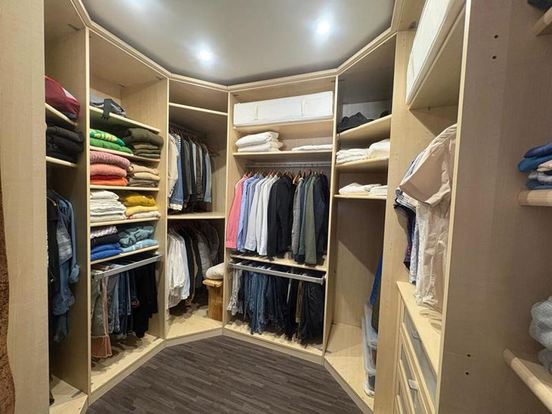 Maison - 228 m² - 6 pièces