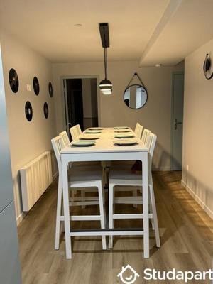 Chambre - 12 m² - 1 pièce