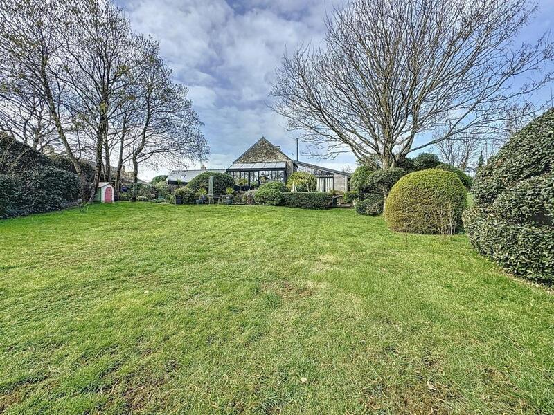 Propriété - 250 m² - 10 pièces