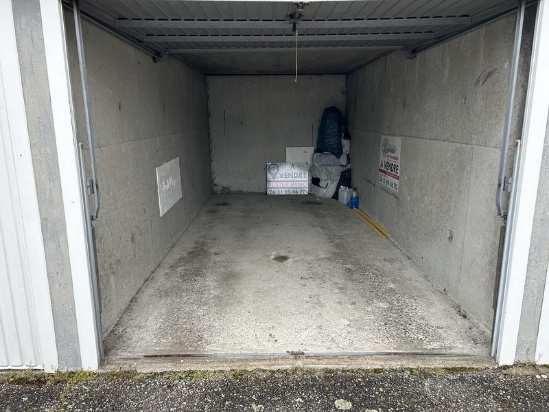 Parking / Garage - 14 m²