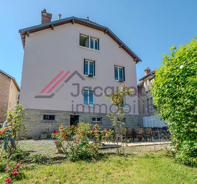 Maison - 211 m² - 10 pièces