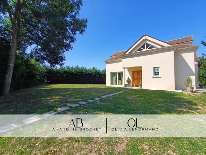 Maison - 311 m² - 8 pièces